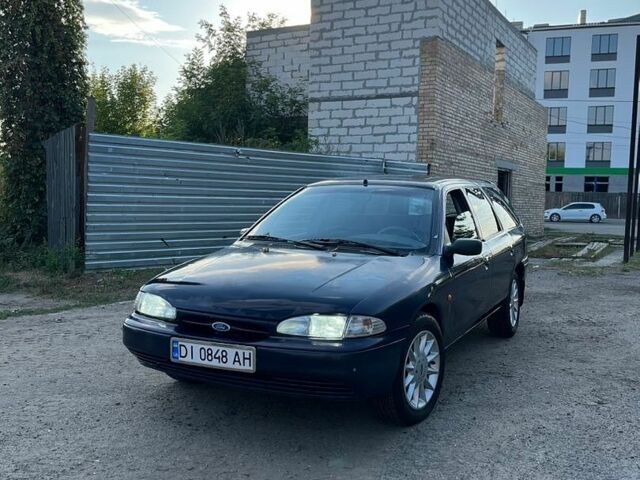 Синій Форд Мондео, об'ємом двигуна 1.8 л та пробігом 300 тис. км за 1550 $, фото 1 на Automoto.ua