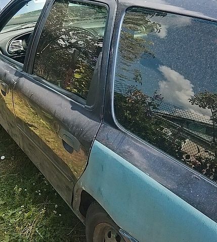 Синий Форд Мондео, объемом двигателя 1.6 л и пробегом 123 тыс. км за 700 $, фото 1 на Automoto.ua