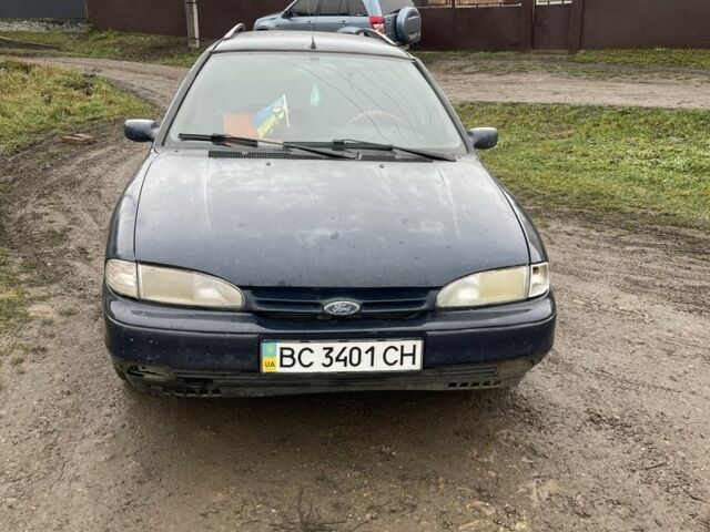 Синий Форд Мондео, объемом двигателя 1.8 л и пробегом 345 тыс. км за 1811 $, фото 1 на Automoto.ua