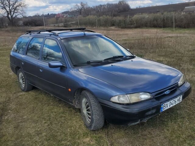 Синий Форд Мондео, объемом двигателя 1.6 л и пробегом 300 тыс. км за 1100 $, фото 1 на Automoto.ua