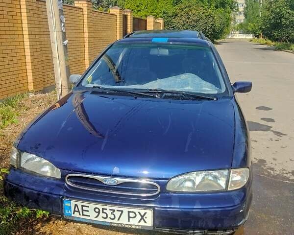 Синій Форд Мондео, об'ємом двигуна 1.8 л та пробігом 300 тис. км за 1315 $, фото 1 на Automoto.ua