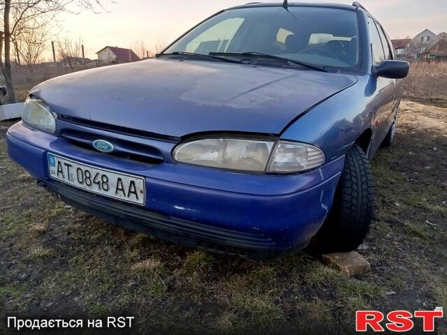 Синій Форд Мондео, об'ємом двигуна 1.8 л та пробігом 300 тис. км за 1100 $, фото 1 на Automoto.ua