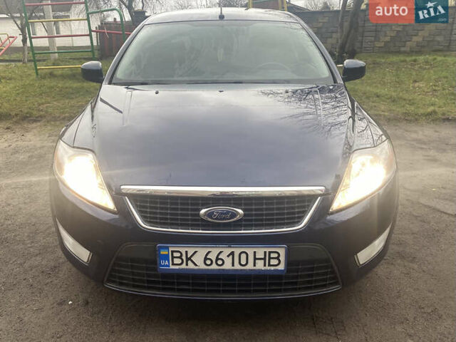 Синий Форд Мондео, объемом двигателя 2 л и пробегом 260 тыс. км за 6300 $, фото 1 на Automoto.ua
