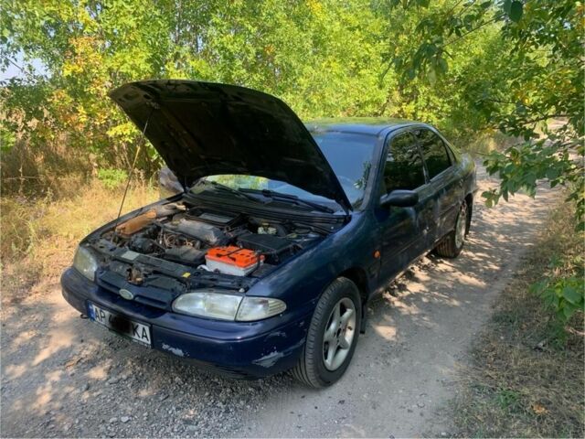 Синий Форд Мондео, объемом двигателя 1.8 л и пробегом 450 тыс. км за 1800 $, фото 1 на Automoto.ua