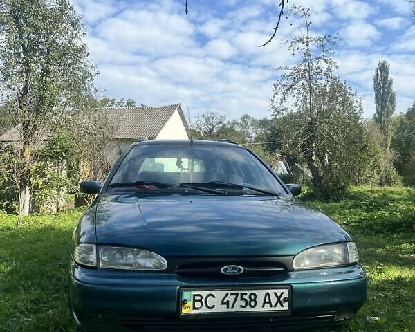 Зеленый Форд Мондео, объемом двигателя 2 л и пробегом 300 тыс. км за 2800 $, фото 1 на Automoto.ua