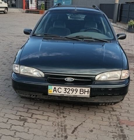 Зелений Форд Мондео, об'ємом двигуна 1.8 л та пробігом 284 тис. км за 1750 $, фото 1 на Automoto.ua