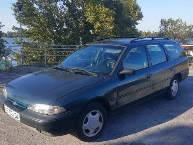 Зелений Форд Мондео, об'ємом двигуна 1.8 л та пробігом 325 тис. км за 2330 $, фото 1 на Automoto.ua