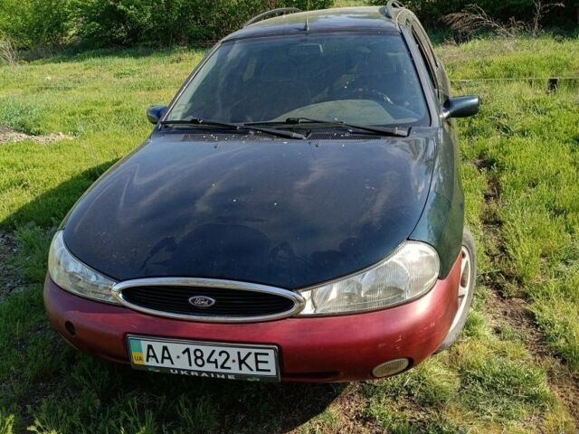 Зеленый Форд Мондео, объемом двигателя 1.8 л и пробегом 100 тыс. км за 1500 $, фото 1 на Automoto.ua