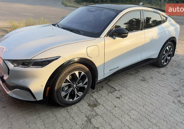 Білий Форд Mustang Mach-E, об'ємом двигуна 0 л та пробігом 62 тис. км за 25999 $, фото 1 на Automoto.ua