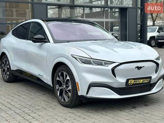 Білий Форд Mustang Mach-E, об'ємом двигуна 0 л та пробігом 72 тис. км за 26900 $, фото 1 на Automoto.ua