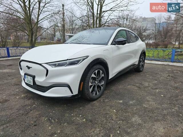 Белый Форд Mustang Mach-E, объемом двигателя 0 л и пробегом 128 тыс. км за 23700 $, фото 1 на Automoto.ua