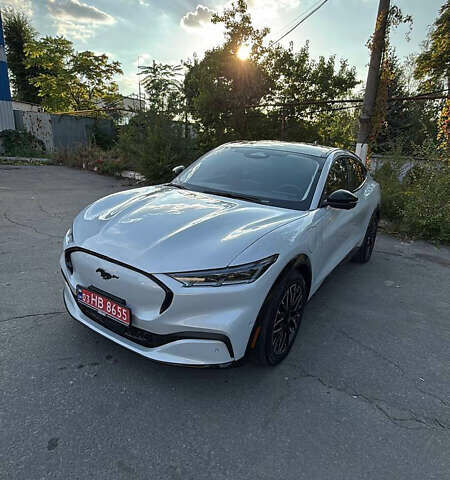 Белый Форд Mustang Mach-E, объемом двигателя 0 л и пробегом 100 тыс. км за 31000 $, фото 1 на Automoto.ua