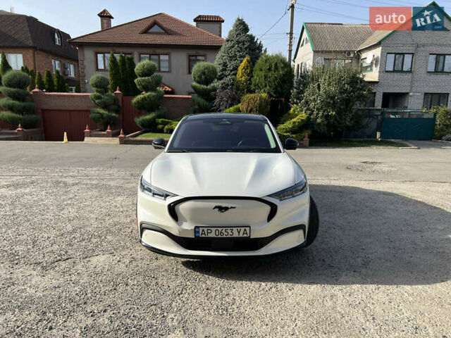 Белый Форд Mustang Mach-E, объемом двигателя 0 л и пробегом 31 тыс. км за 34000 $, фото 1 на Automoto.ua