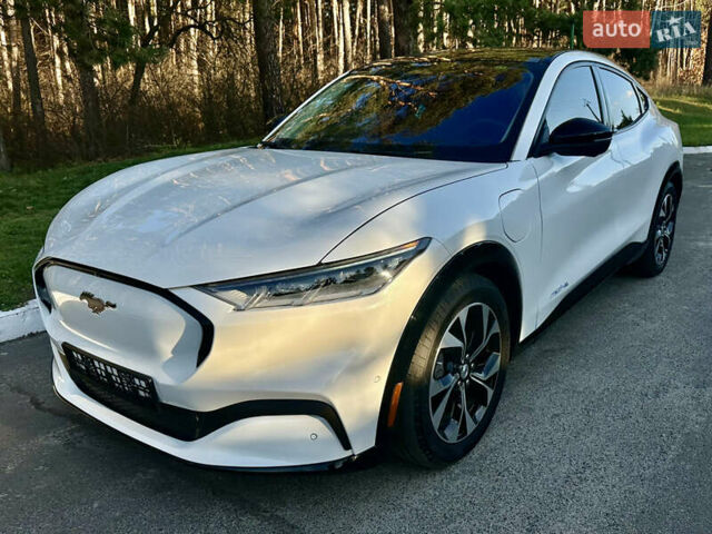 Белый Форд Mustang Mach-E, объемом двигателя 0 л и пробегом 51 тыс. км за 29900 $, фото 1 на Automoto.ua