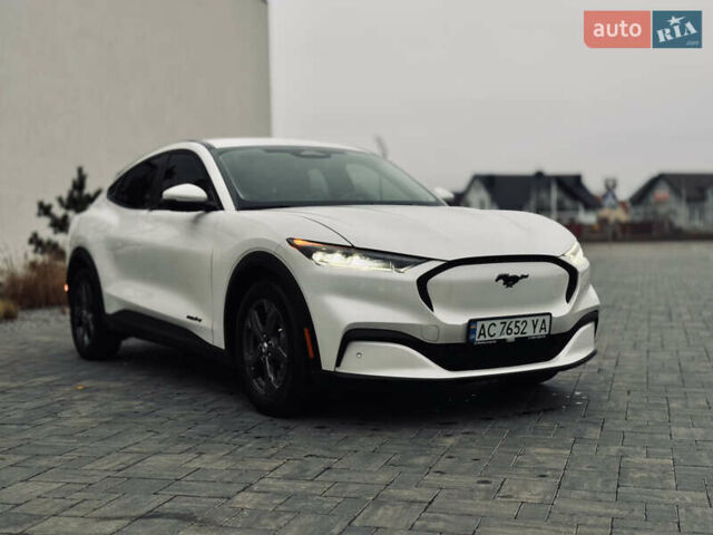 Белый Форд Mustang Mach-E, объемом двигателя 0 л и пробегом 93 тыс. км за 22250 $, фото 1 на Automoto.ua