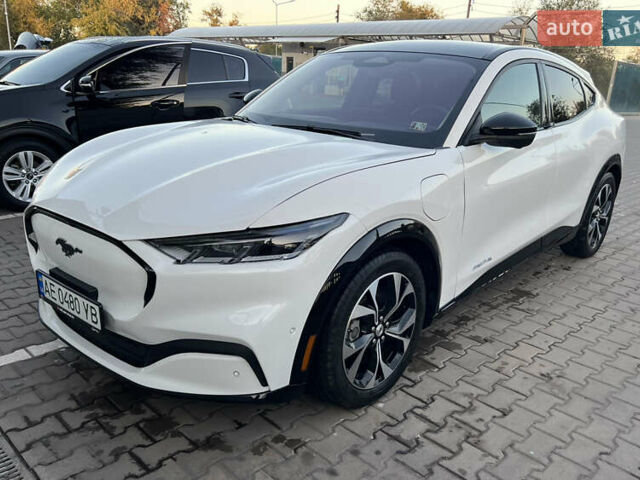 Білий Форд Mustang Mach-E, об'ємом двигуна 0 л та пробігом 48 тис. км за 26100 $, фото 1 на Automoto.ua