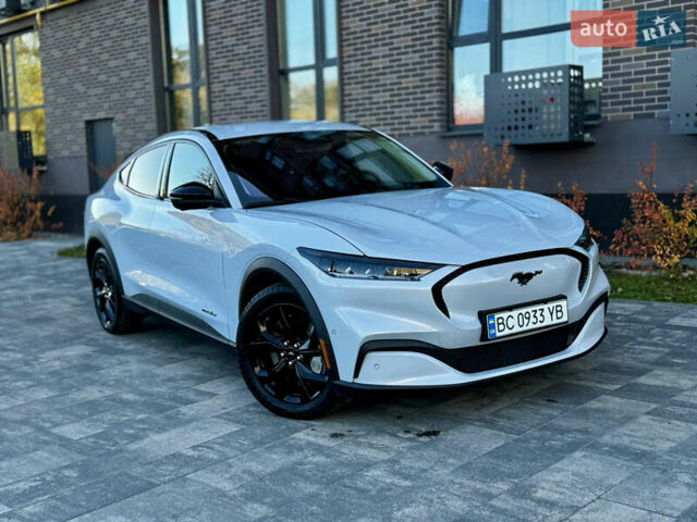 Білий Форд Mustang Mach-E, об'ємом двигуна 0 л та пробігом 32 тис. км за 24900 $, фото 1 на Automoto.ua