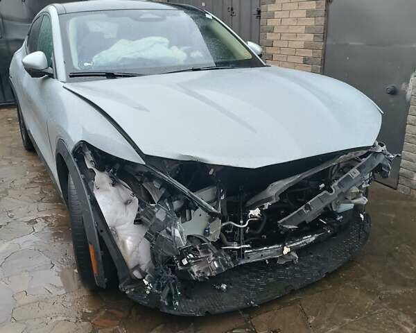 Белый Форд Mustang Mach-E, объемом двигателя 0 л и пробегом 39 тыс. км за 17000 $, фото 1 на Automoto.ua