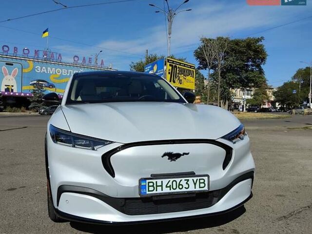 Білий Форд Mustang Mach-E, об'ємом двигуна 0 л та пробігом 14 тис. км за 28350 $, фото 1 на Automoto.ua