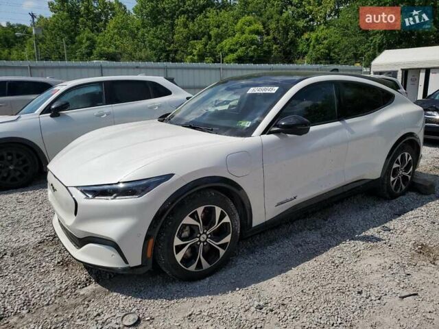 Белый Форд Mustang Mach-E, объемом двигателя 0 л и пробегом 17 тыс. км за 10200 $, фото 1 на Automoto.ua
