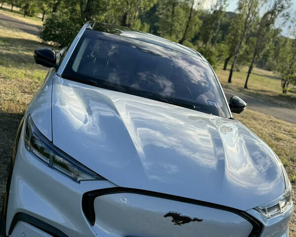 Белый Форд Mustang Mach-E, объемом двигателя 0 л и пробегом 31 тыс. км за 31000 $, фото 1 на Automoto.ua