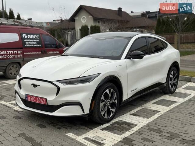Білий Форд Mustang Mach-E, об'ємом двигуна 0 л та пробігом 34 тис. км за 29500 $, фото 1 на Automoto.ua
