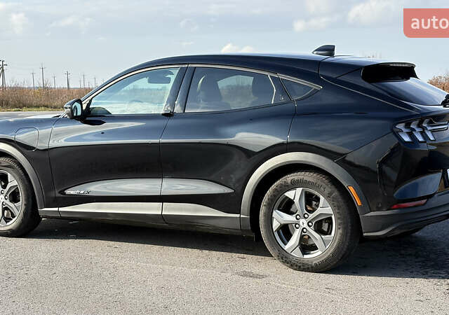 Черный Форд Mustang Mach-E, объемом двигателя 0 л и пробегом 118 тыс. км за 23000 $, фото 1 на Automoto.ua
