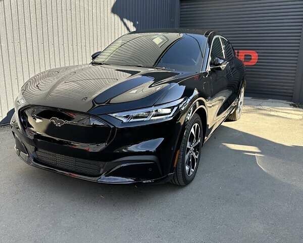 Чорний Форд Mustang Mach-E, об'ємом двигуна 0 л та пробігом 31 тис. км за 26300 $, фото 1 на Automoto.ua