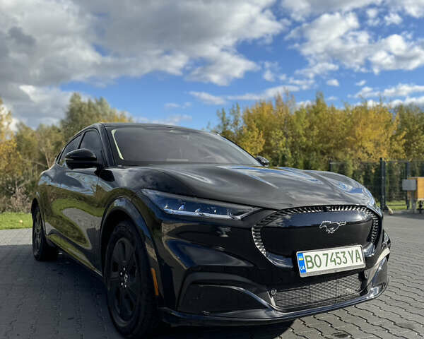 Черный Форд Mustang Mach-E, объемом двигателя 0 л и пробегом 98 тыс. км за 28000 $, фото 1 на Automoto.ua
