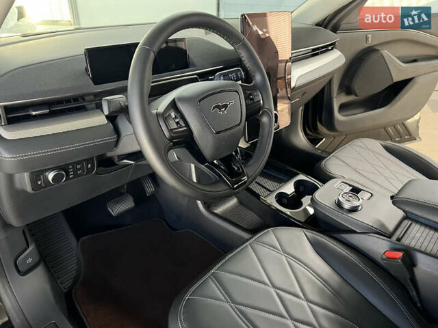 Черный Форд Mustang Mach-E, объемом двигателя 0 л и пробегом 49 тыс. км за 27999 $, фото 1 на Automoto.ua