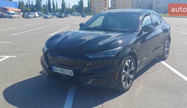 Черный Форд Mustang Mach-E, объемом двигателя 0 л и пробегом 22 тыс. км за 32500 $, фото 1 на Automoto.ua