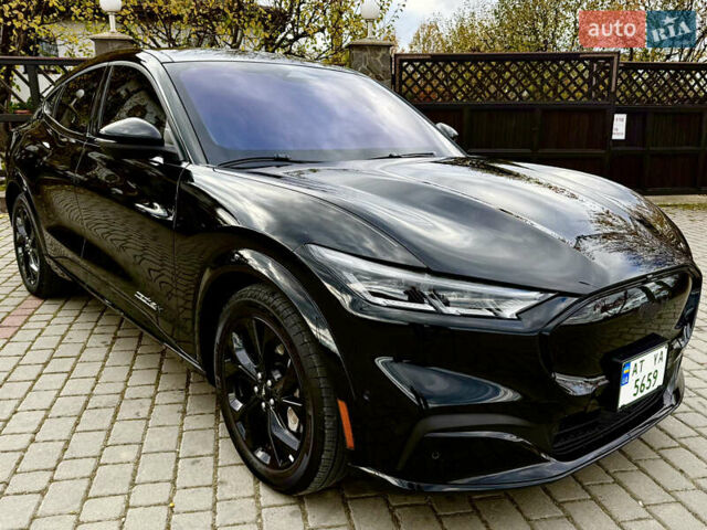 Чорний Форд Mustang Mach-E, об'ємом двигуна 0 л та пробігом 21 тис. км за 29500 $, фото 1 на Automoto.ua