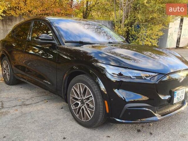 Чорний Форд Mustang Mach-E, об'ємом двигуна 0 л та пробігом 6 тис. км за 32500 $, фото 1 на Automoto.ua