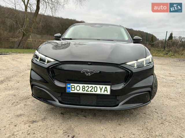 Чорний Форд Mustang Mach-E, об'ємом двигуна 0 л та пробігом 4 тис. км за 28800 $, фото 1 на Automoto.ua