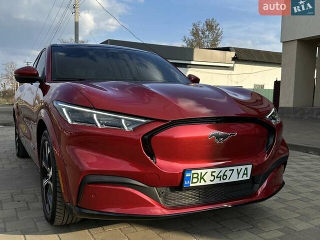 Красный Форд Mustang Mach-E, объемом двигателя 0 л и пробегом 41 тыс. км за 31999 $, фото 1 на Automoto.ua