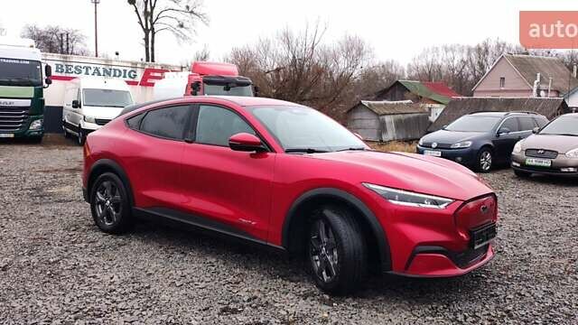 Красный Форд Mustang Mach-E, объемом двигателя 0 л и пробегом 52 тыс. км за 21500 $, фото 1 на Automoto.ua