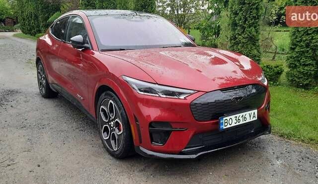 Червоний Форд Mustang Mach-E, об'ємом двигуна 0 л та пробігом 49 тис. км за 29900 $, фото 1 на Automoto.ua