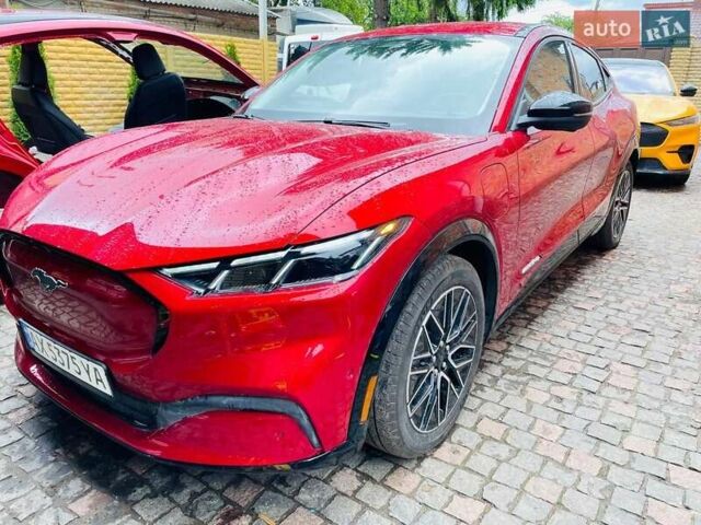 Красный Форд Mustang Mach-E, объемом двигателя 0 л и пробегом 27 тыс. км за 29500 $, фото 1 на Automoto.ua