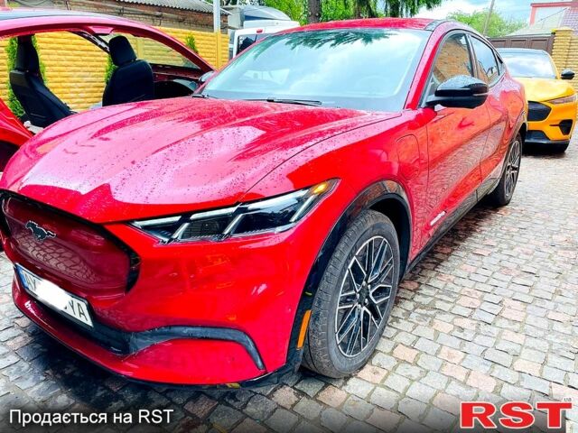 Красный Форд Mustang Mach-E, объемом двигателя 0 л и пробегом 27 тыс. км за 29500 $, фото 1 на Automoto.ua