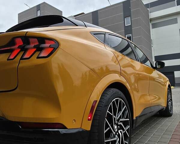 Жовтий Форд Mustang Mach-E, об'ємом двигуна 0 л та пробігом 46 тис. км за 35000 $, фото 1 на Automoto.ua