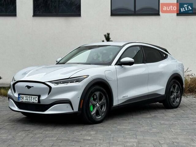 Серый Форд Mustang Mach-E, объемом двигателя 0 л и пробегом 60 тыс. км за 20800 $, фото 1 на Automoto.ua