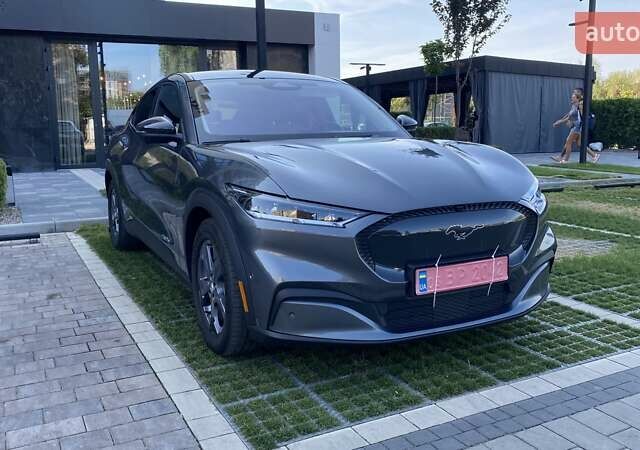 Сірий Форд Mustang Mach-E, об'ємом двигуна 0 л та пробігом 153 тис. км за 31004 $, фото 1 на Automoto.ua