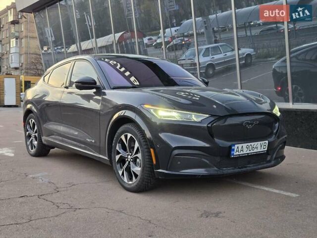 Серый Форд Mustang Mach-E, объемом двигателя 0 л и пробегом 48 тыс. км за 26000 $, фото 1 на Automoto.ua