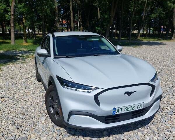 Серый Форд Mustang Mach-E, объемом двигателя 0 л и пробегом 61 тыс. км за 22900 $, фото 1 на Automoto.ua