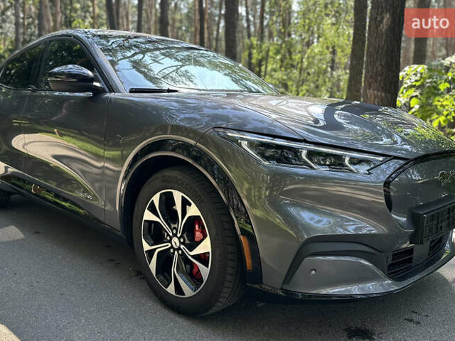 Серый Форд Mustang Mach-E, объемом двигателя 0 л и пробегом 70 тыс. км за 26990 $, фото 1 на Automoto.ua