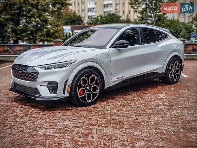 Серый Форд Mustang Mach-E, объемом двигателя 0 л и пробегом 40 тыс. км за 33333 $, фото 1 на Automoto.ua