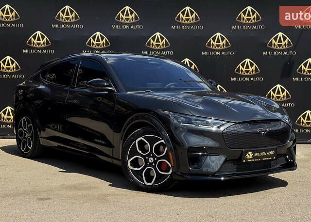 Серый Форд Mustang Mach-E, объемом двигателя 0 л и пробегом 44 тыс. км за 31400 $, фото 1 на Automoto.ua
