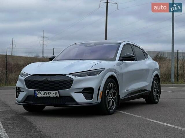 Сірий Форд Mustang Mach-E, об'ємом двигуна 0 л та пробігом 43 тис. км за 29999 $, фото 1 на Automoto.ua