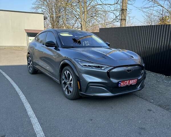 Сірий Форд Mustang Mach-E, об'ємом двигуна 0 л та пробігом 2 тис. км за 25500 $, фото 1 на Automoto.ua
