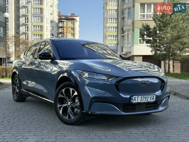 Синий Форд Mustang Mach-E, объемом двигателя 0 л и пробегом 61 тыс. км за 27900 $, фото 1 на Automoto.ua